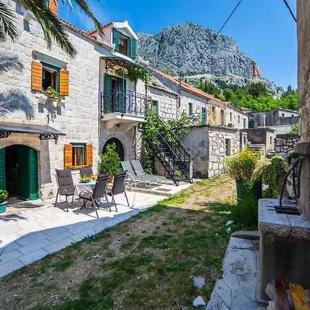 - 300 Years * Podgora (Split-Dalmatia)