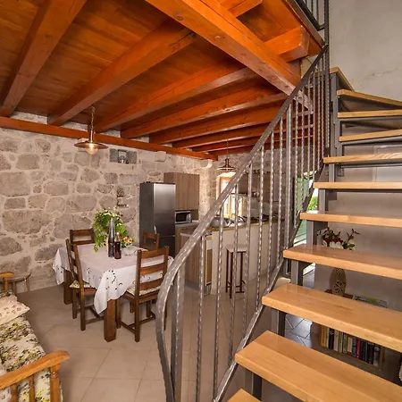 - 300 Years Feriehus Podgora (Split-Dalmatia)