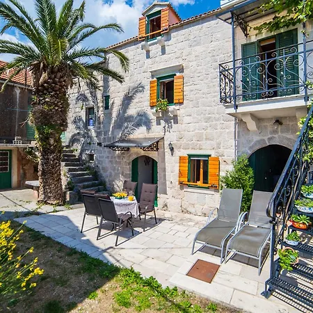 Feriehus - 300 Years Podgora (Split-Dalmatia)